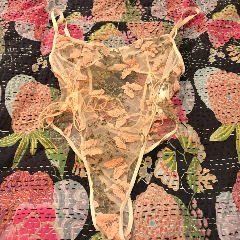 Floral Lace Bodysuit